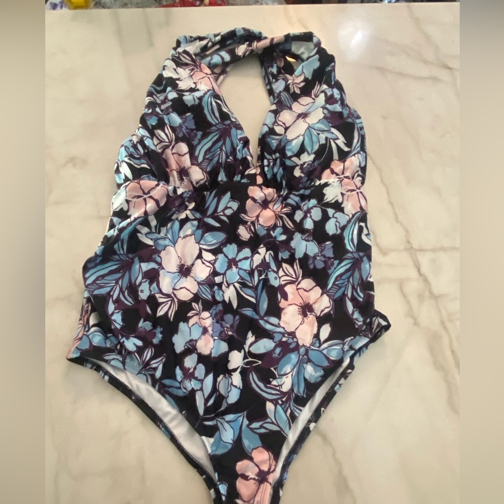 Beach scene womens plus size floral swimsuit XL